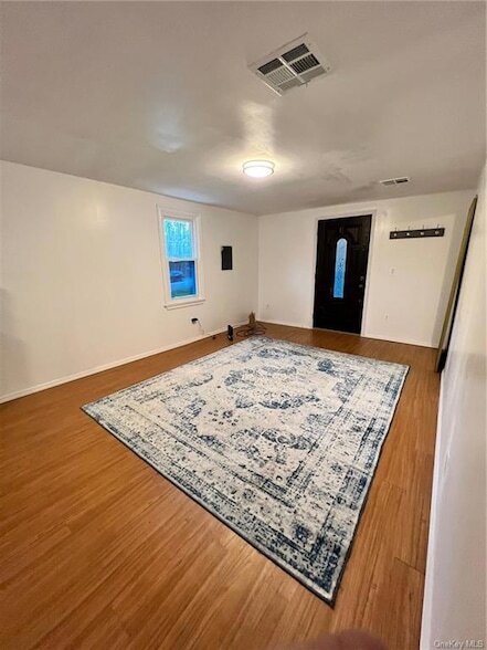 Primary Photo - 321 Grahamtown Rd