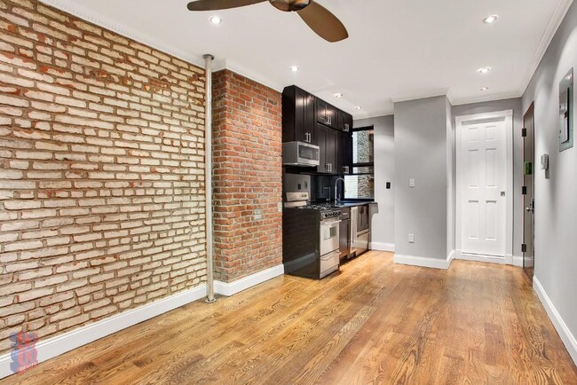 Building Photo - 436 W 52nd St