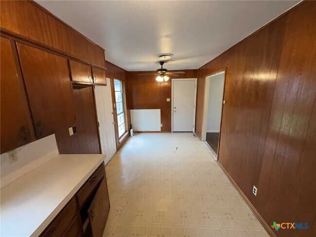 Foto del edificio - 3312 Lake Travis Ave