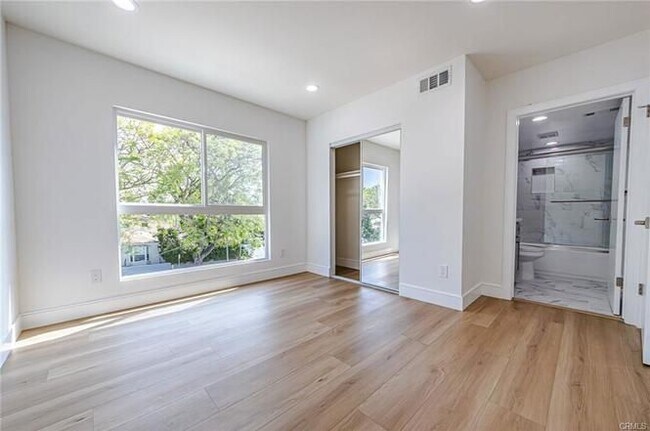 Foto del edificio - 2055 S Garth Ave