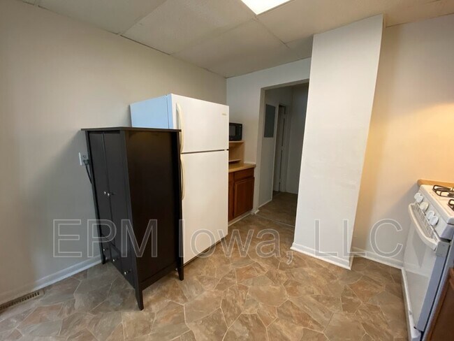 Building Photo - 1627 2nd Ave SE