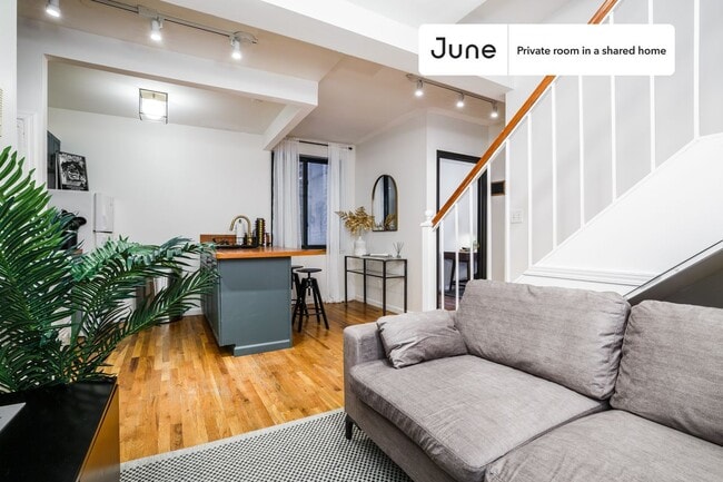 Building Photo - Room in Shared 5 bed/2 bath home in East Village