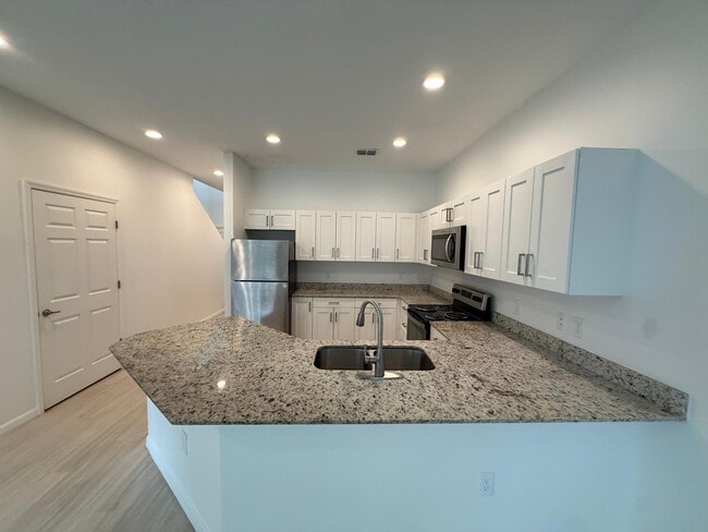 Building Photo - 2130 Penny Ln