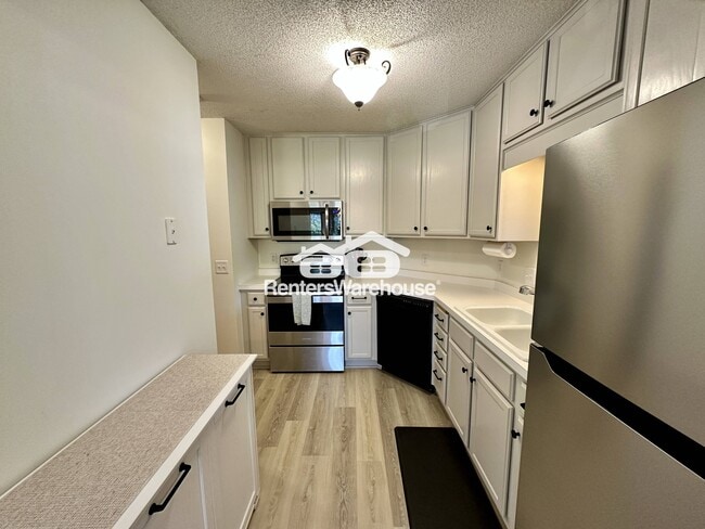 Building Photo - 14288 Estates Ave
