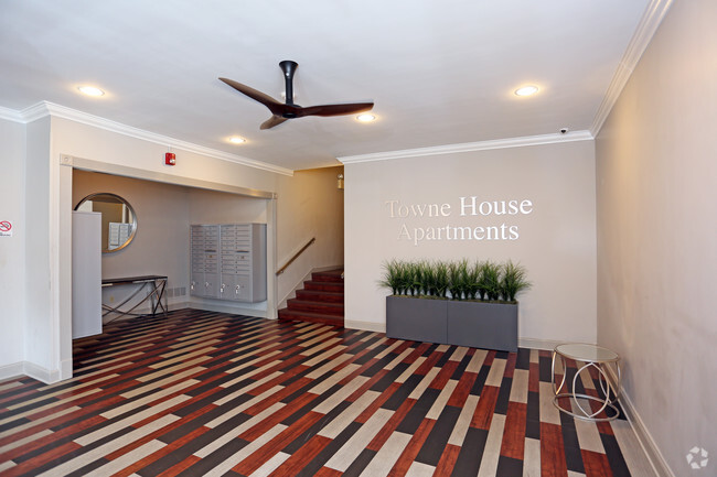 Lobby Photo - Towne House Apartments