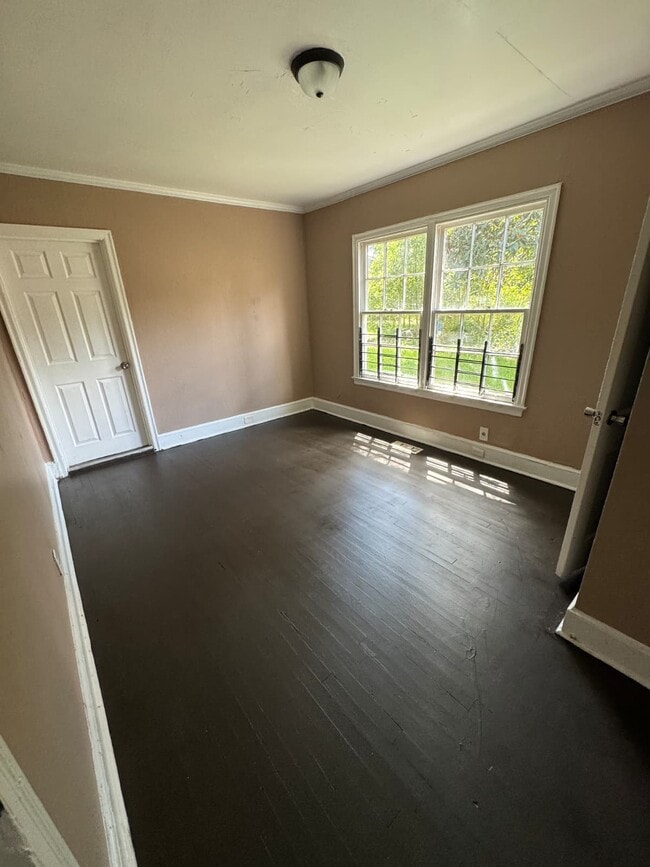 Building Photo - 1220 Sylvian Dr