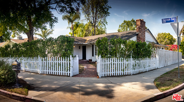 Foto principal - 4483 Sherman Oaks Cir