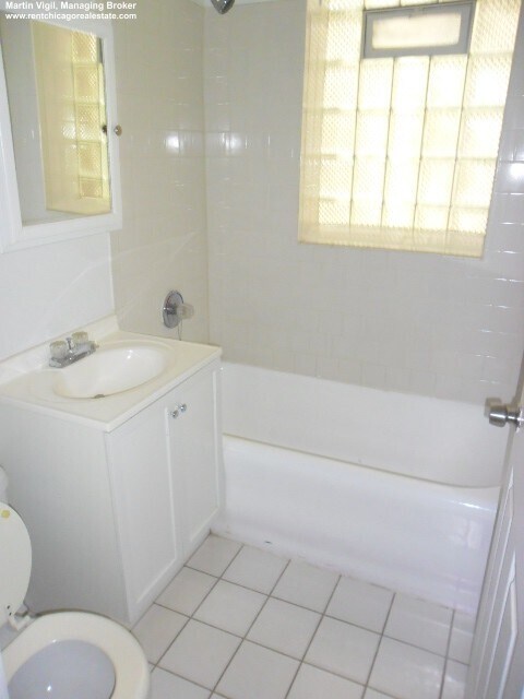 Primary Photo - 1615 W Thome Ave