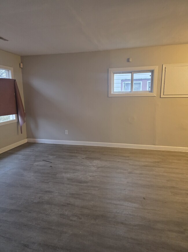 Building Photo - 2530 E 22nd Pl