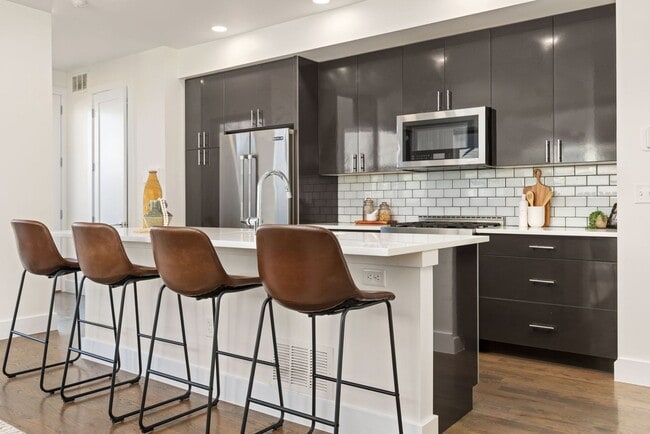 Building Photo - Beautiful Modern 3 Bedroom 4 Bathroom Home in Sloan's Lake