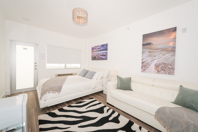 Building Photo - 235 18th St