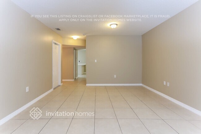 Building Photo - 5927 SW 163rd Ave