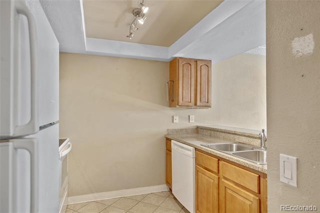 Building Photo - 14066 E Stanford Cir