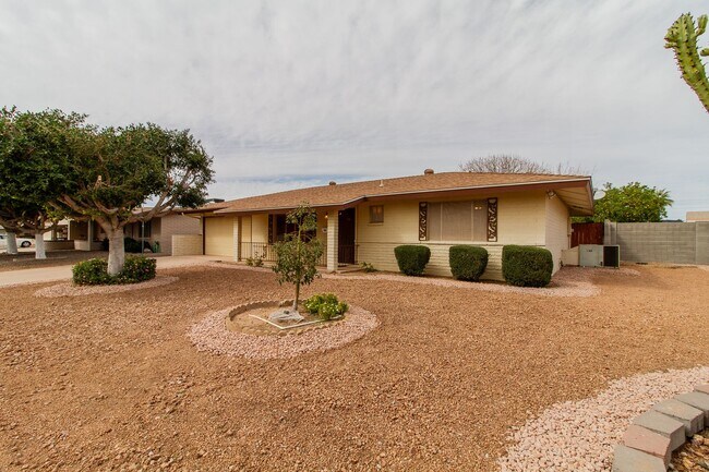Foto del edificio - 6240 E Billings St