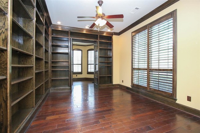 Building Photo - 8623 Shambala Way