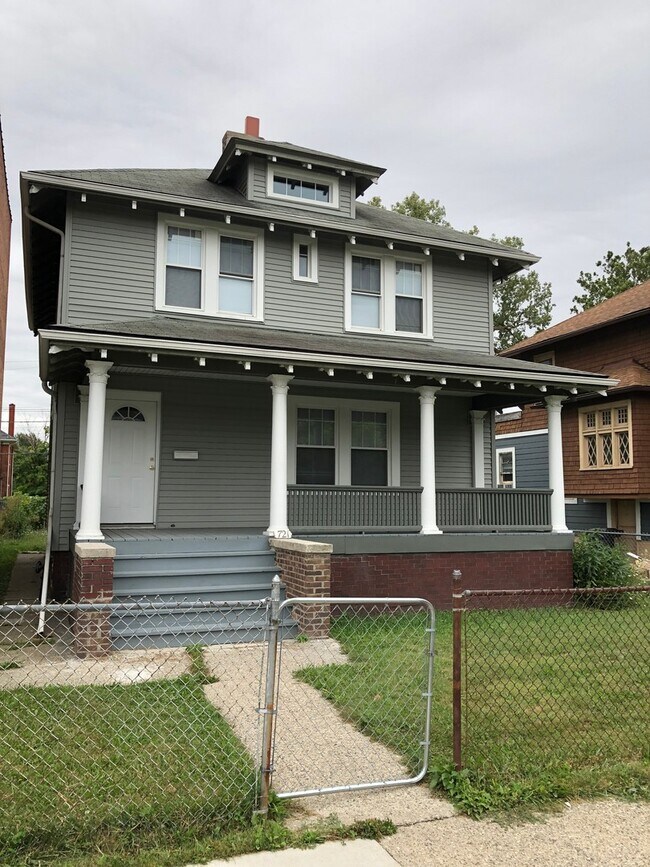 Building Photo - 721 Hazelwood St