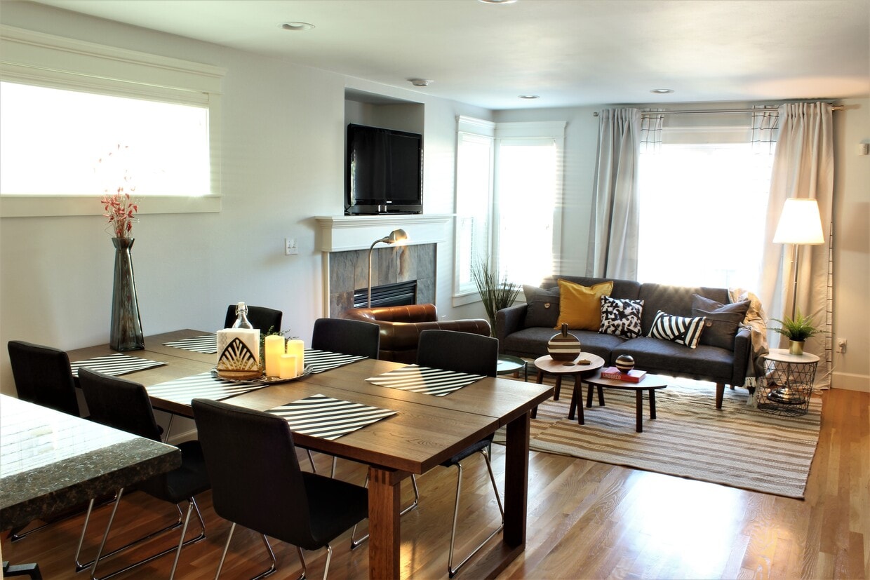 Photo - 2117 8th Ave N (Seattle, WA)