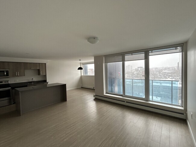 Photo du bâtiment - 5633-5633 Fenwick St