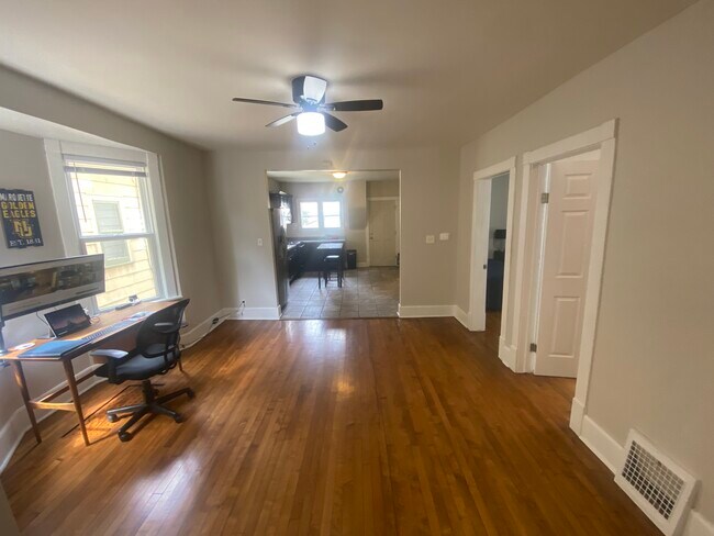 Foto del edificio - 2725 N Bremen St