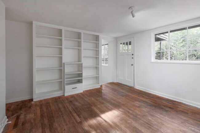 Foto del edificio - 3400 Lafayette Ave