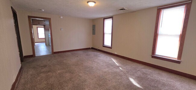 Foto del edificio - Quaint 3 bedroom home near Drury University $895!