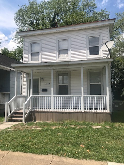 Foto principal - Updated 3 bedroom 2 bath near ODU