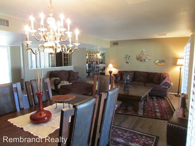 Building Photo - 3 br, 2 bath  - 13318 W Meeker Blvd