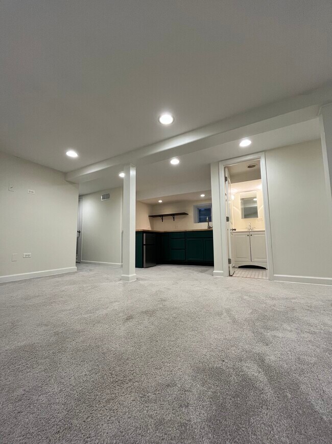 Foto del edificio - 3424 N Hamlin Ave