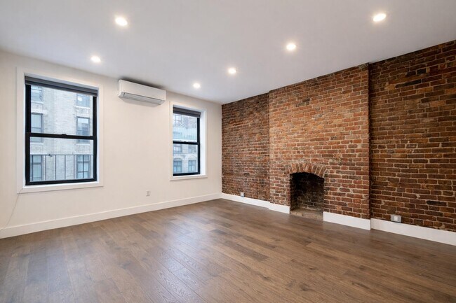 Foto del edificio - 346 W 52nd St