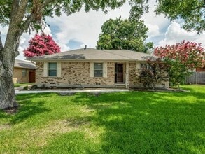 Building Photo - 1310 Kingsbridge Dr