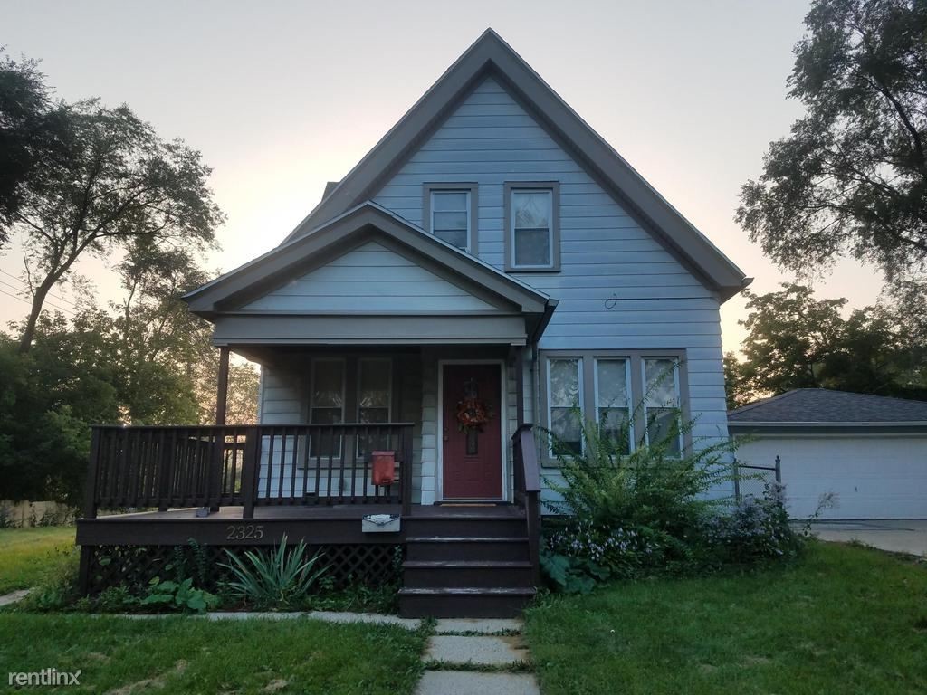 Primary Photo - 2325 N 65th St