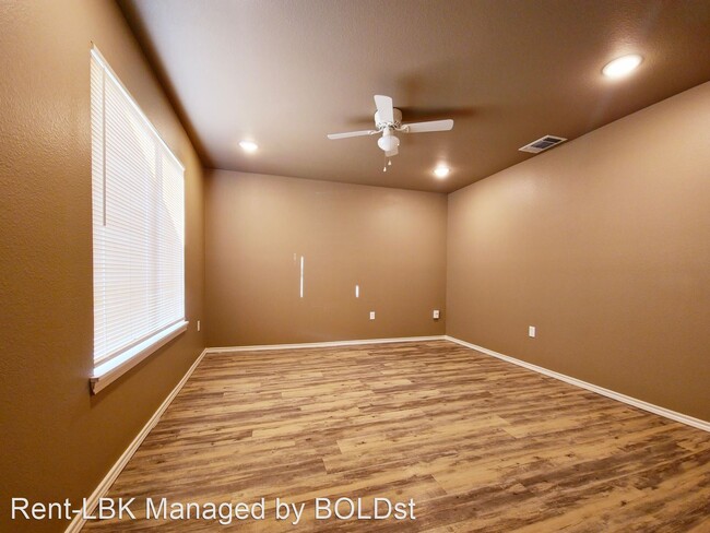 Building Photo - 3 br, 2 bath House - 1517 E 15th Street