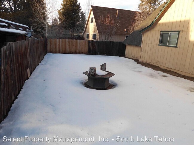 Building Photo - 3 br, 2 bath House - 1434 Friant Drive