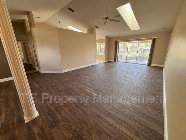 Foto del edificio - 20 Clarendon Ct N