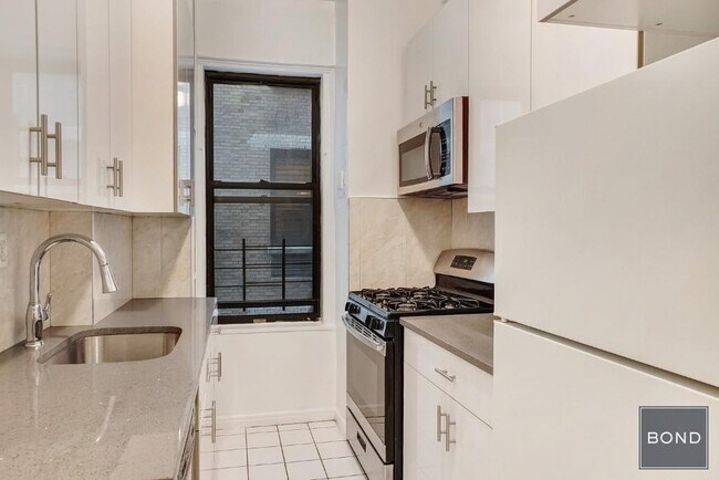Foto del edificio - 315 W 102nd St