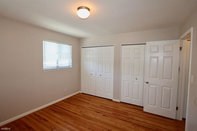 Building Photo - 1 br, 1 bath  - 29174 Lund Ave