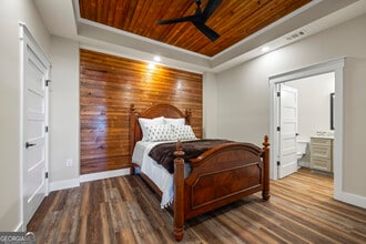 Building Photo - 958 Church St