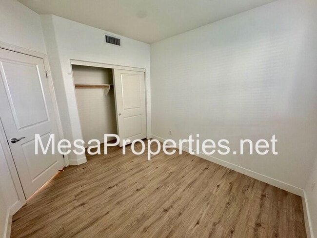 Building Photo - 340 N Fenimore Ave