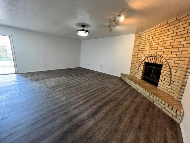 Foto del edificio - 24315 Beef Canyon Dr