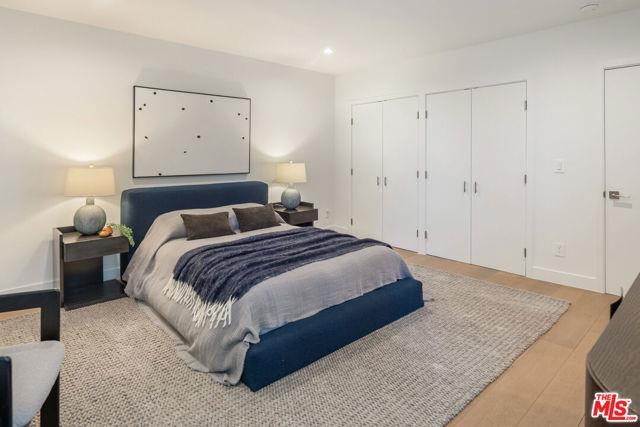 Building Photo - 3564 Multiview Dr