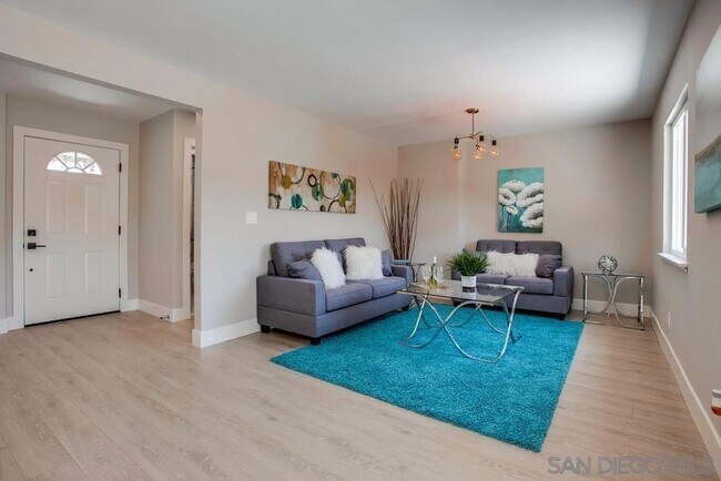 Foto del edificio - 7902 Shorewood Dr
