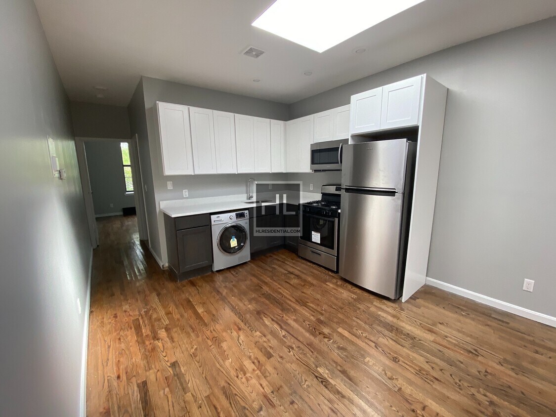Primary Photo - 345 Chauncey St. Unit #2R