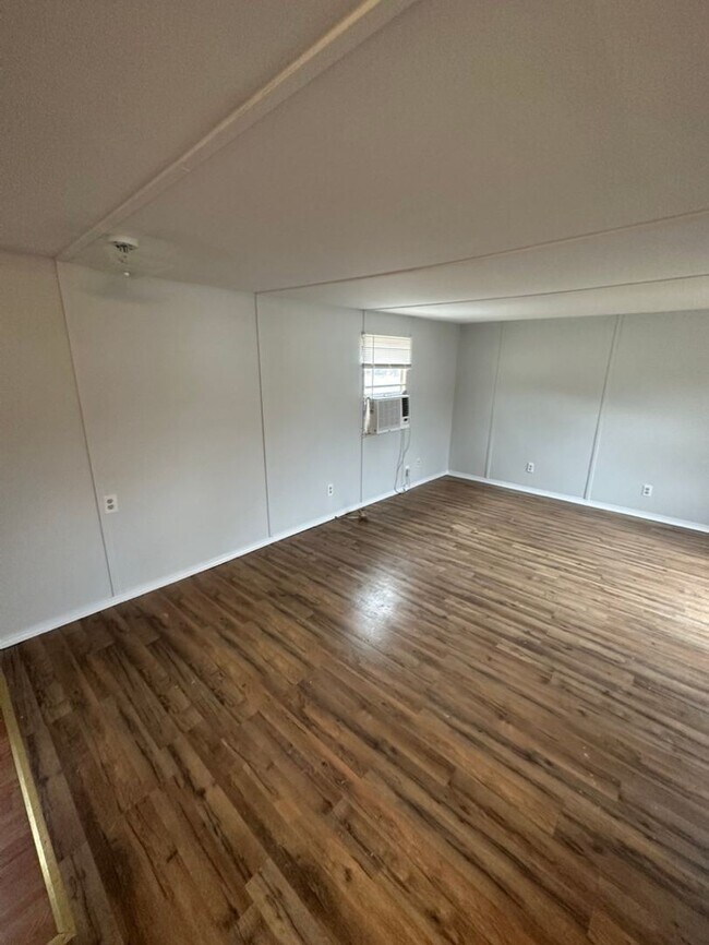 Building Photo - 2 br, 1 bath House - 7183 McMinnville HWY