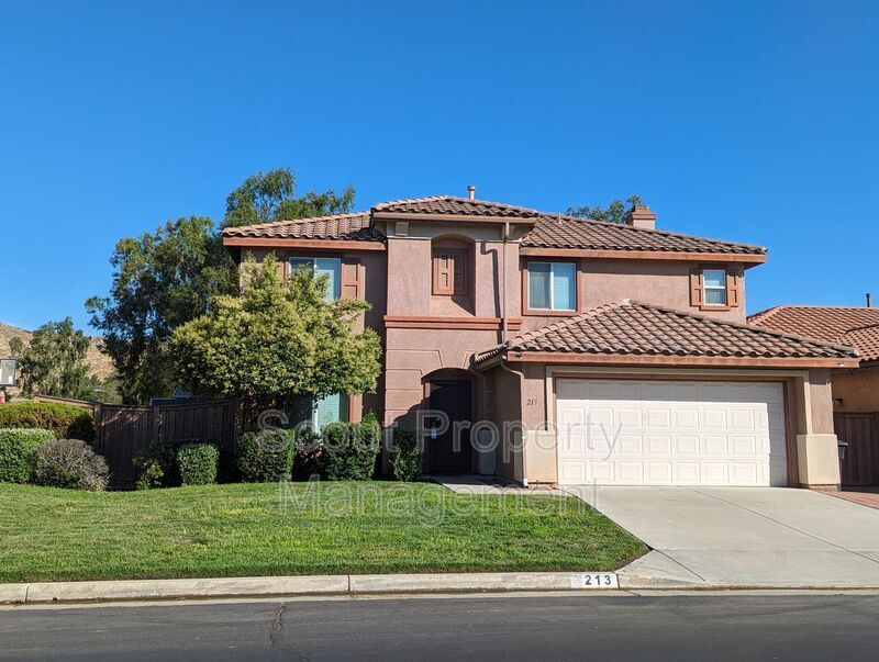 Primary Photo - 213 Caldera Ln