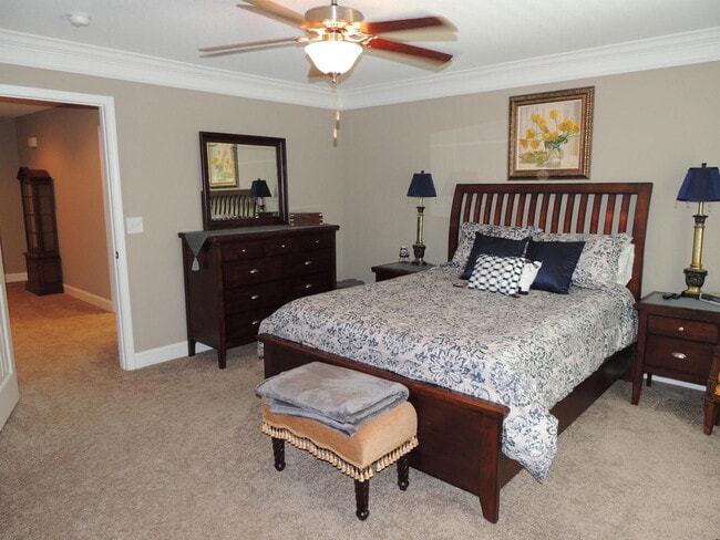 Foto del edificio - Stunning 3-Bed, 2.5-Bath Home with Hardwood Floors and Fenced Yard in Knoxville