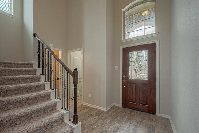 Building Photo - 8926 Pinenut Dr
