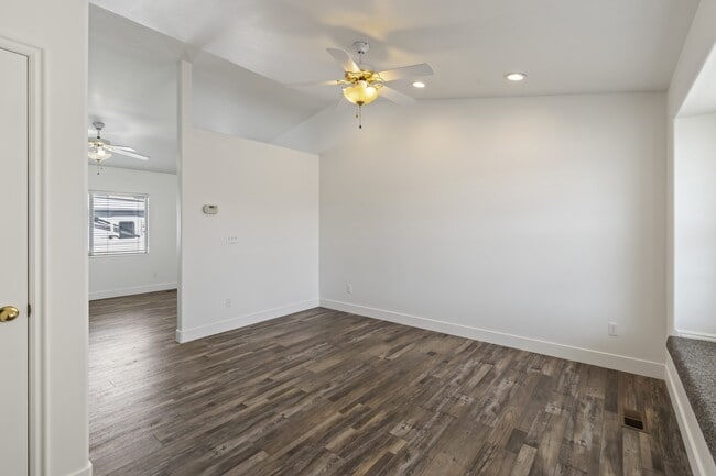 Building Photo - 1613 N 2000 W