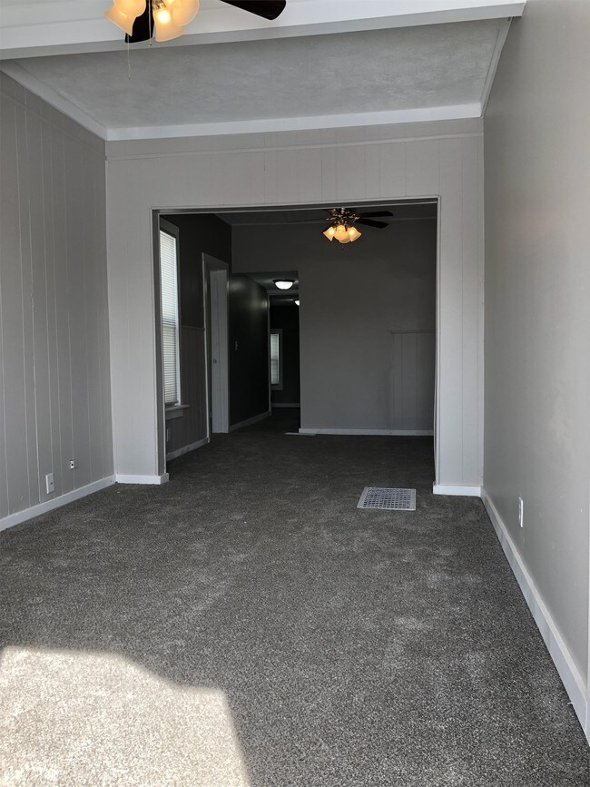Building Photo - 3028 Y St