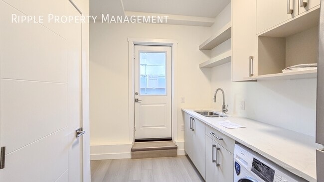 Building Photo - Fantastic 1 Beds, 1 Baths Lower/ Basement ...