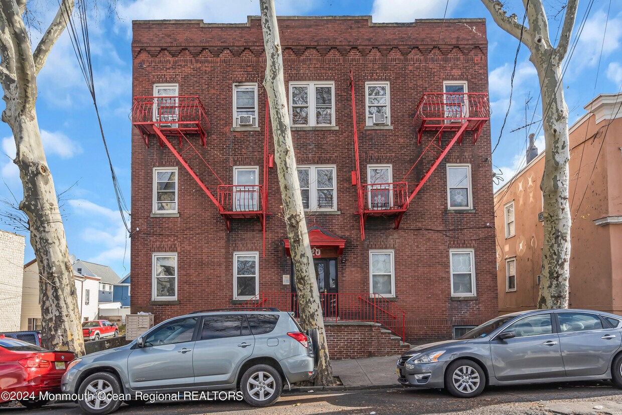 720 Cortlandt St Unit apt 8, Perth Amboy, NJ 08861 Room for Rent in